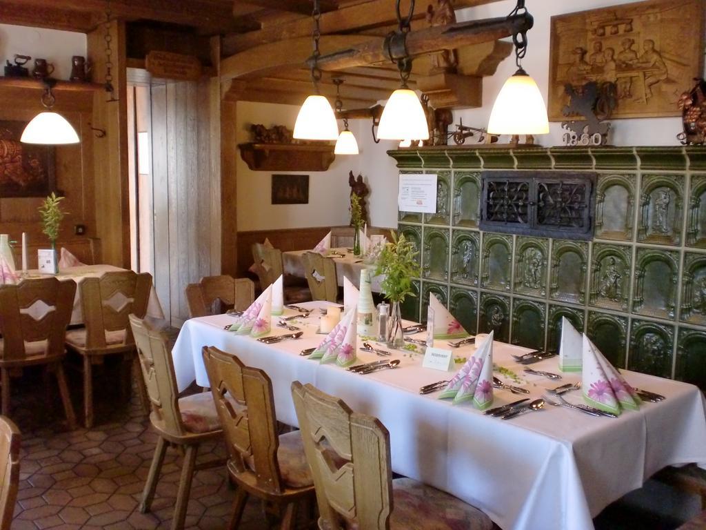 Hotel & Gaestehaus Krone Geiselwind Eksteriør bilde