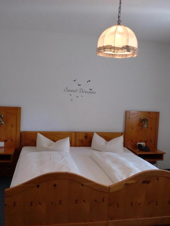 Hotel & Gaestehaus Krone Geiselwind Eksteriør bilde
