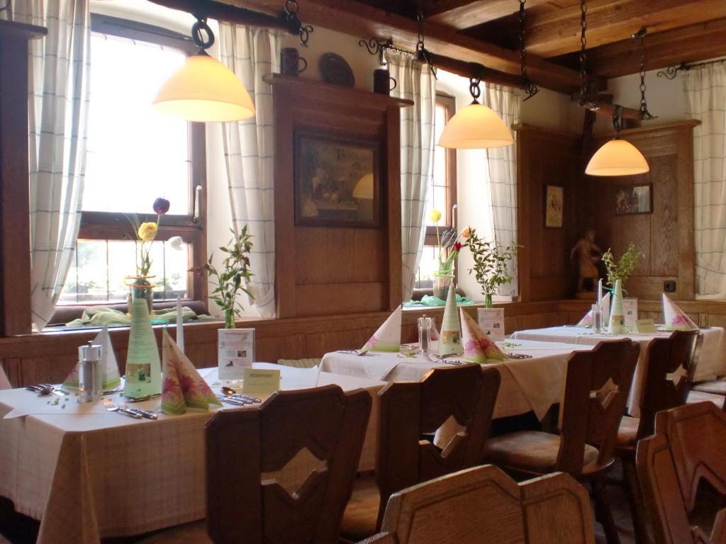 Hotel & Gaestehaus Krone Geiselwind Eksteriør bilde